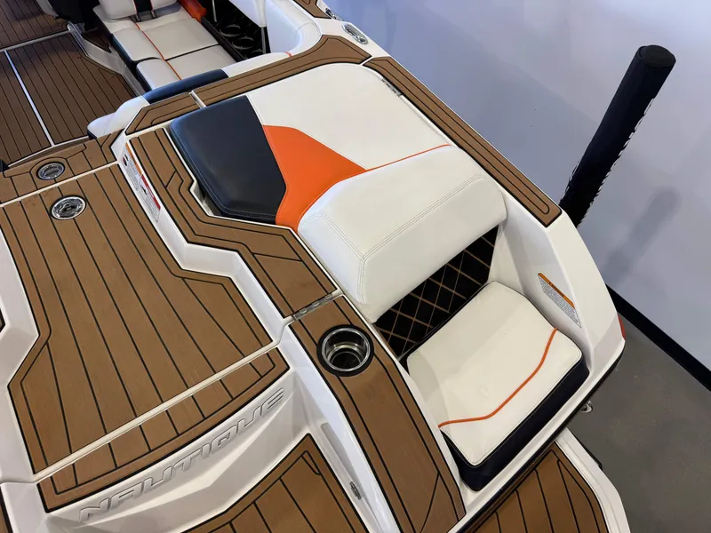 Slide: The Image of Correct Craft Super Air Nautique GS22 2017 - 11