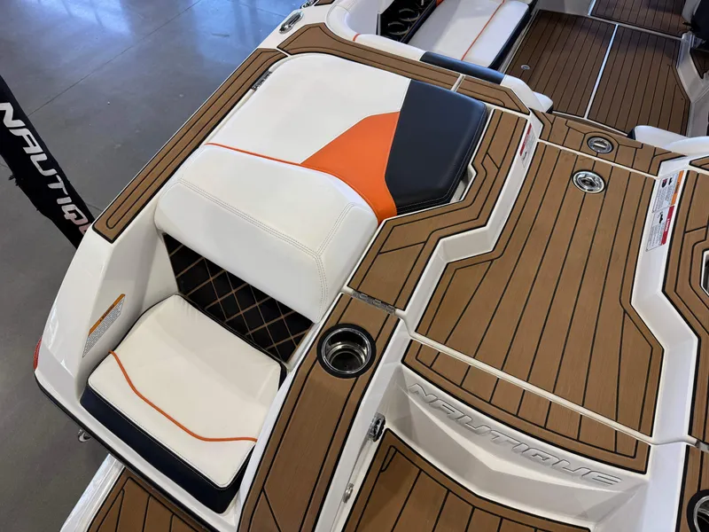 Slide: The Image of Correct Craft Super Air Nautique GS22 2017 - 12