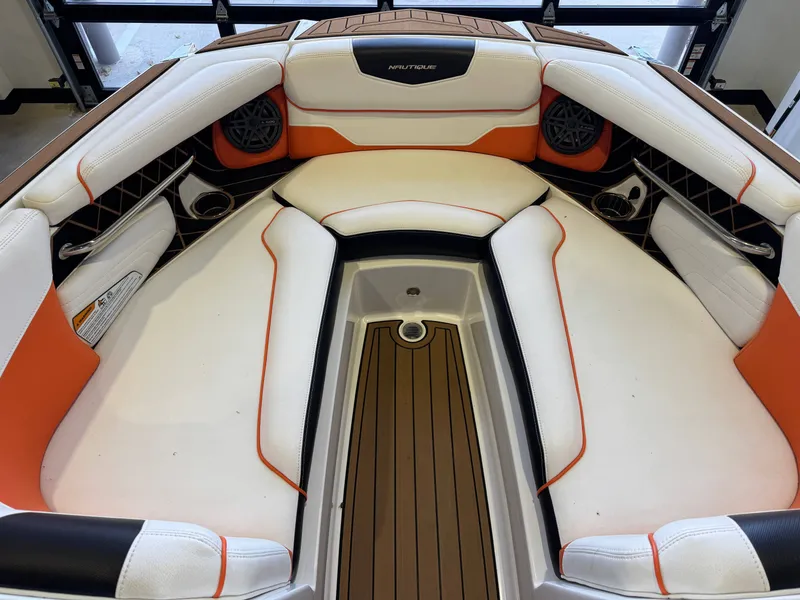 Slide: The Image of Correct Craft Super Air Nautique GS22 2017 - 17