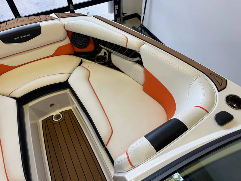 Slide: The Image of Correct Craft Super Air Nautique GS22 2017 - 18