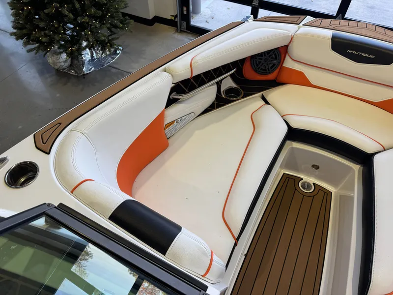 Slide: The Image of Correct Craft Super Air Nautique GS22 2017 - 19