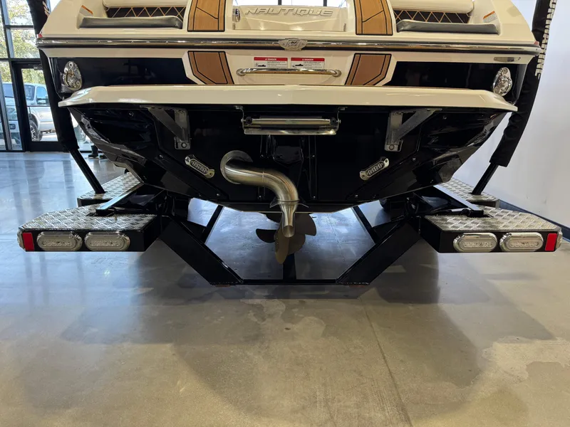 Slide: The Image of Correct Craft Super Air Nautique GS22 2017 - 7