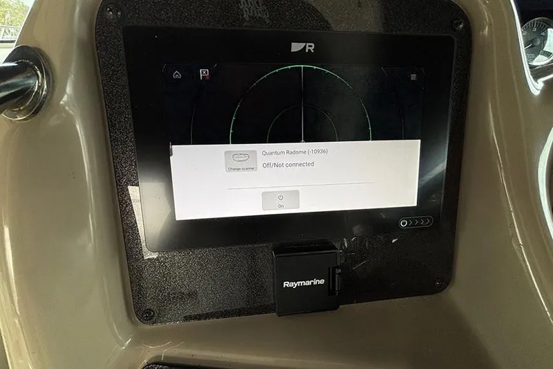 Slide: The Image of Raymarine display on 2005 Sea Ray 340 Sundancer showing radar not connected. - 16