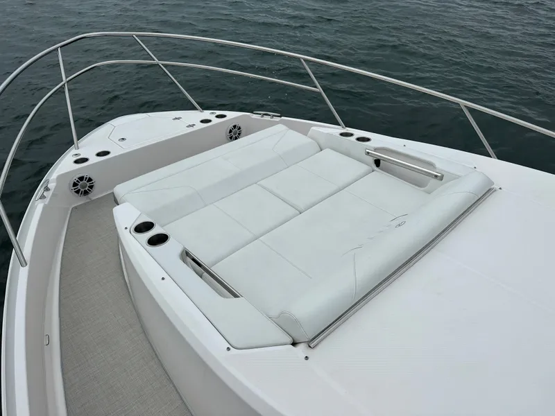 Slide: The Image of Regal 36 XO 2022 - 10