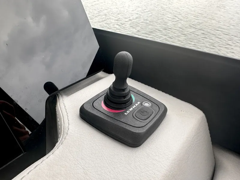 Slide: The Image of Regal 36 XO 2022 - 14