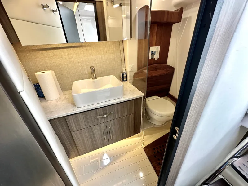 Slide: The Image of Regal 36 XO 2022 - 21