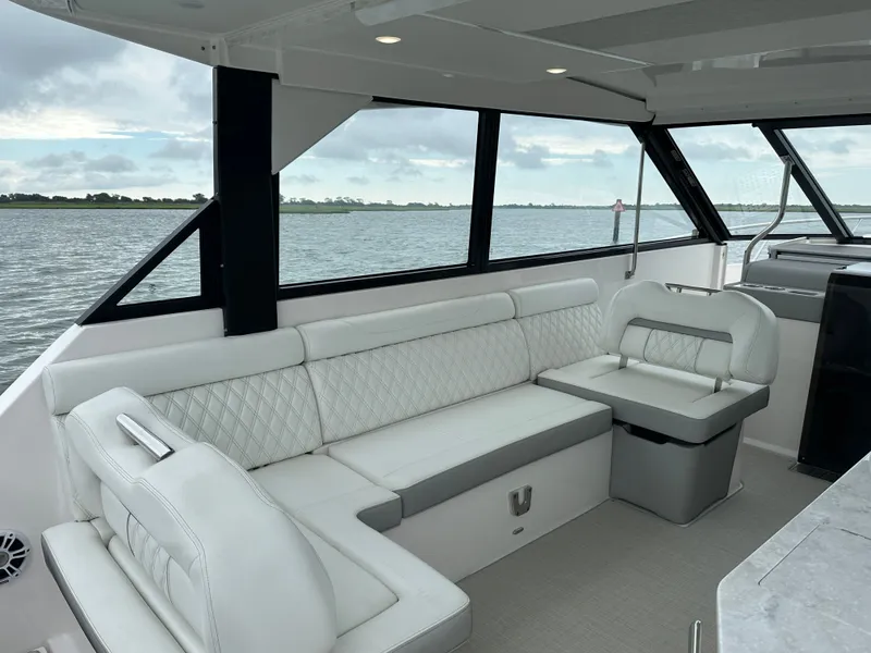 Slide: The Image of Regal 36 XO 2022 - 7