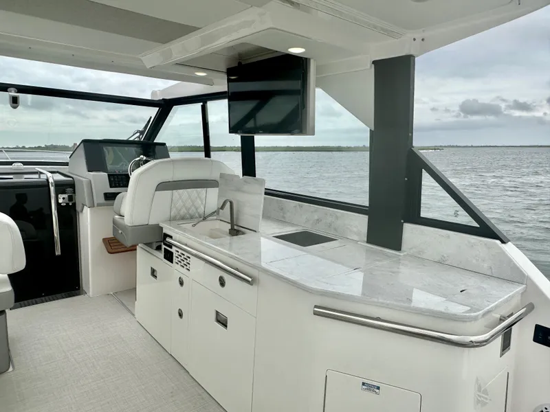 Slide: The Image of Regal 36 XO 2022 - 8