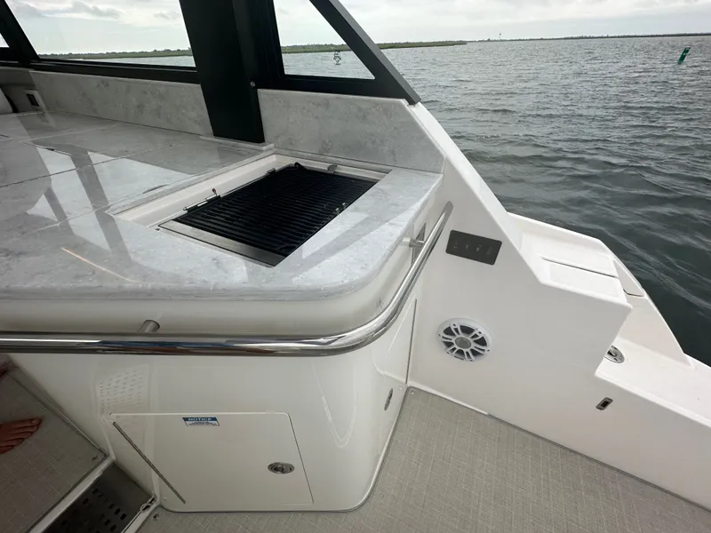 Slide: The Image of Regal 36 XO 2022 - 9