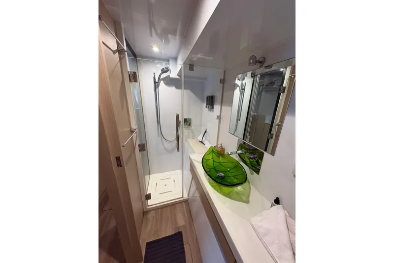 Slide: The Image of Master Bathroom - 23