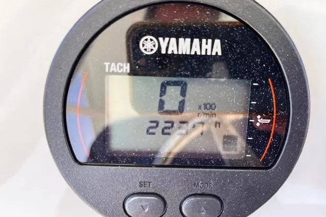 Slide: The Image of 2021 Sea Hunt Ultra 229 boat deck with Minn Kota trolling motor. - 4