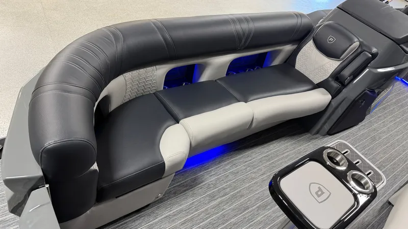 Slide: The Image of Premier 250 Intrigue 2026 - 10