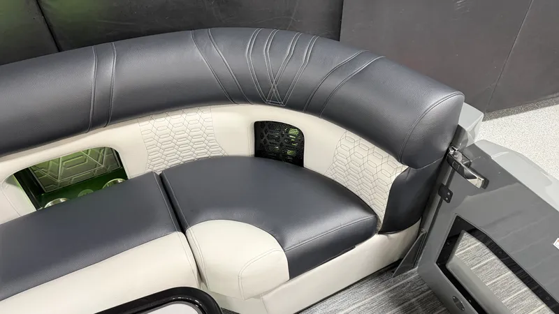Slide: The Image of Premier 250 Intrigue 2026 - 23