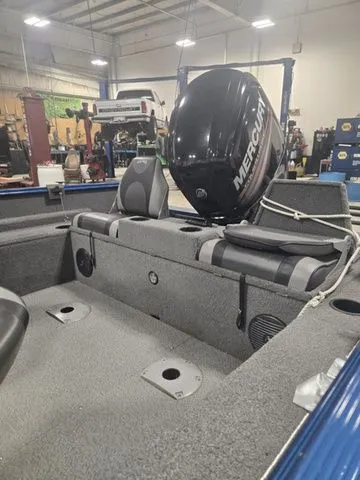 Slide: The Image of Lund Rebel XS 1650 SS 2016 - 16