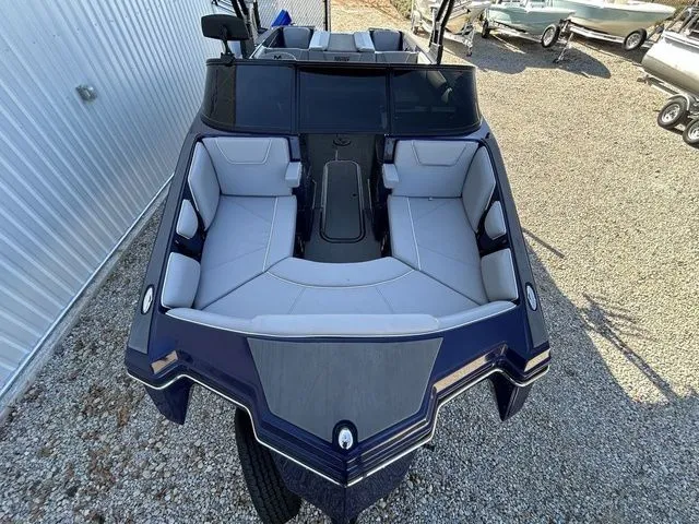 Slide: The Image of Heyday Wake Boats WT-2DC 2024 - 11