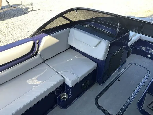 Slide: The Image of Heyday Wake Boats WT-2DC 2024 - 17