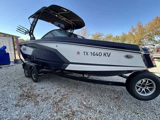 Slide: The Image of Heyday Wake Boats WT-2DC 2024 - 7