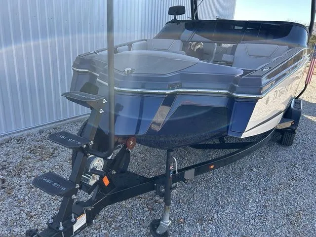 Slide: The Image of Heyday Wake Boats WT-2DC 2024 - 8