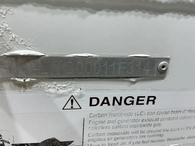 Slide: The Image of Lowe SF 214 Sport Fish 2021 - 19