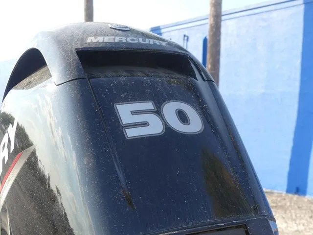 Slide: The Image of Tracker Bass Tracker Classic Limited 2026 - 10