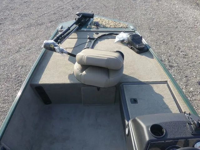 Slide: The Image of Tracker Bass Tracker Classic Limited 2026 - 13