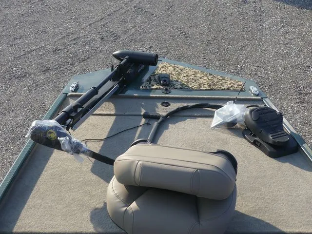 Slide: The Image of Tracker Bass Tracker Classic Limited 2026 - 14