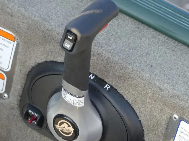 Slide: The Image of Tracker Bass Tracker Classic Limited 2026 - 18