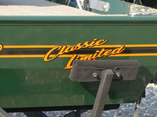 Slide: The Image of Tracker Bass Tracker Classic Limited 2026 - 9