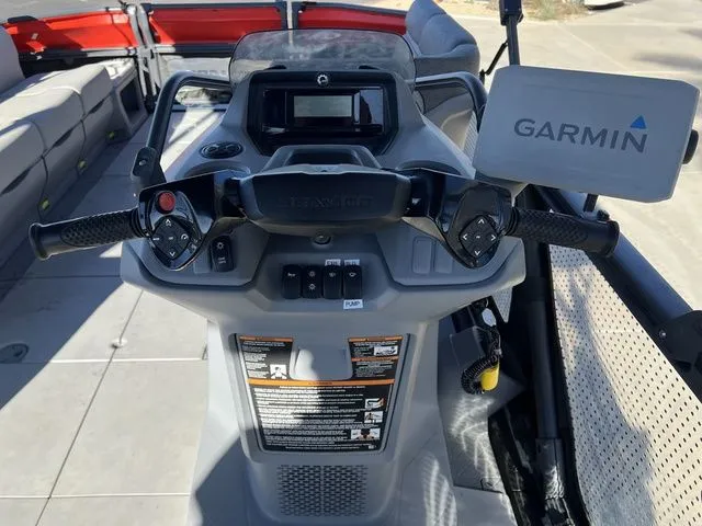 Slide: The Image of Sea-Doo Switch Cruise 21 2023 - 12