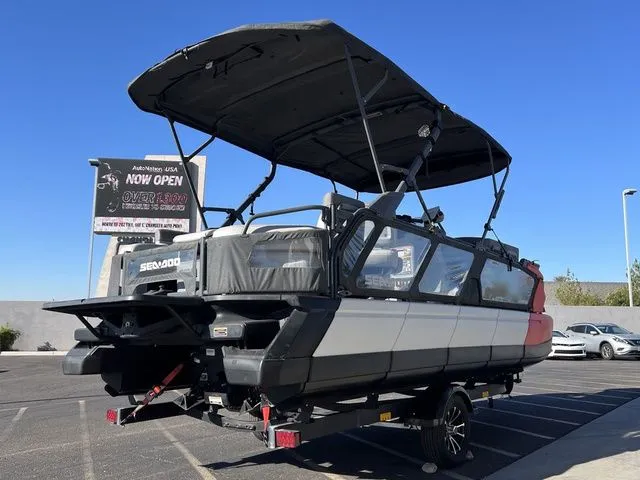 Slide: The Image of Sea-Doo Switch Cruise 21 2023 - 4