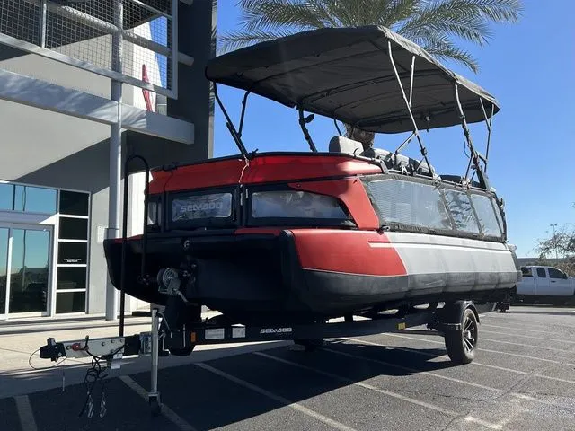 Slide: The Image of Sea-Doo Switch Cruise 21 2023 - 8