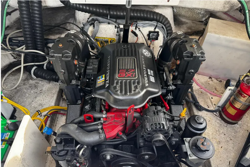 Slide: The Image of Engine compartment of a 2008 Chaparral 256 SSi with Volvo Penta 5.7 GXI engine. - 39