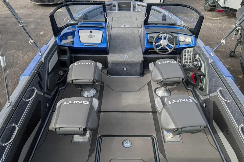 Slide: The Image of 2026 Lund 202 Pro V GL Fiberglass Series Lund Located at Waconda Boats - 11