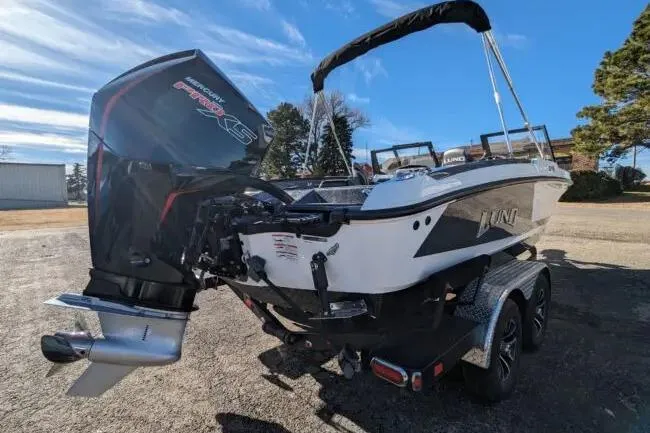 Slide: The Image of 2026 Lund 202 Pro V GL Fiberglass Series Lund Located at Waconda Boats - 19