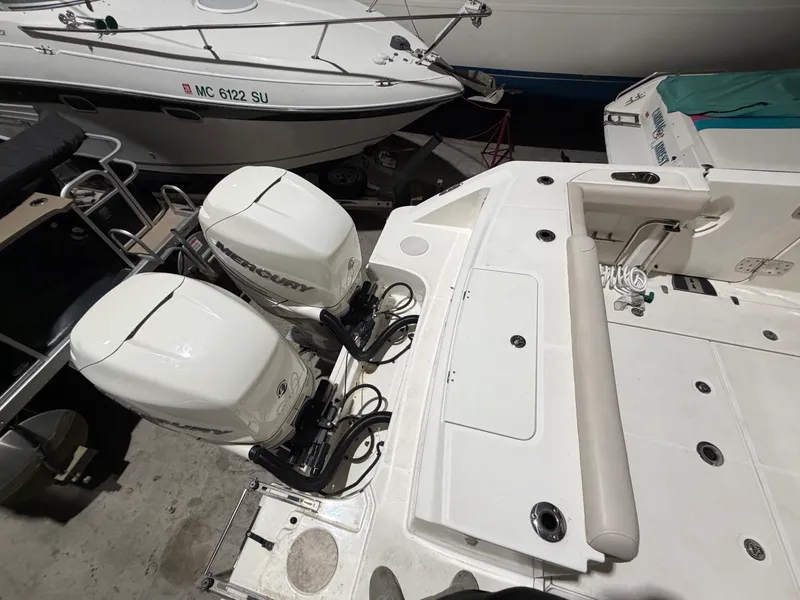 Slide: The Image of Boston Whaler OUTRAGE 33 2018 - 18