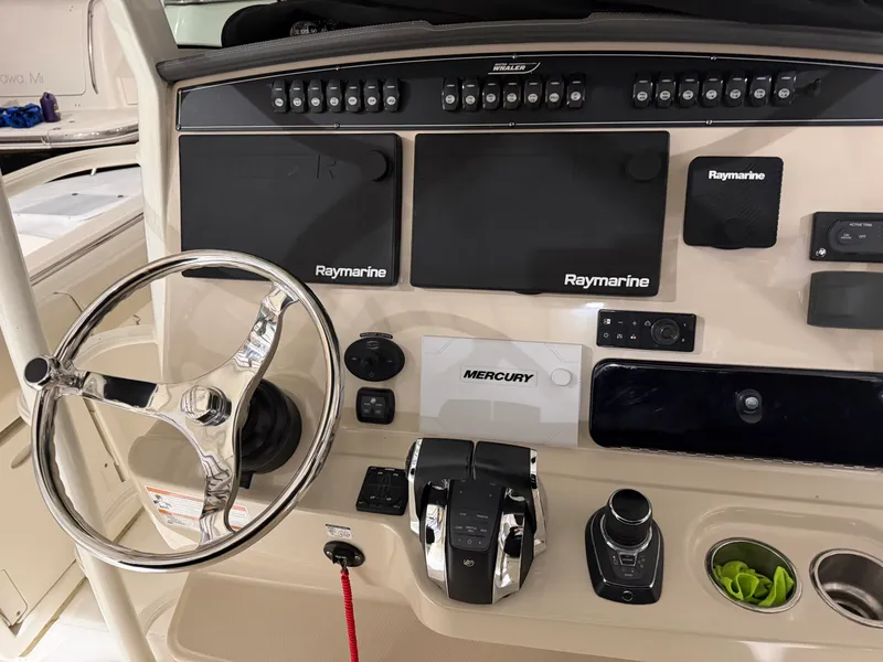 Slide: The Image of Boston Whaler OUTRAGE 33 2018 - 21
