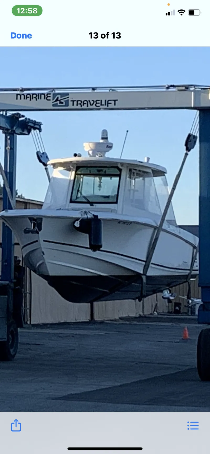 Slide: The Image of Boston Whaler OUTRAGE 33 2018 - 7