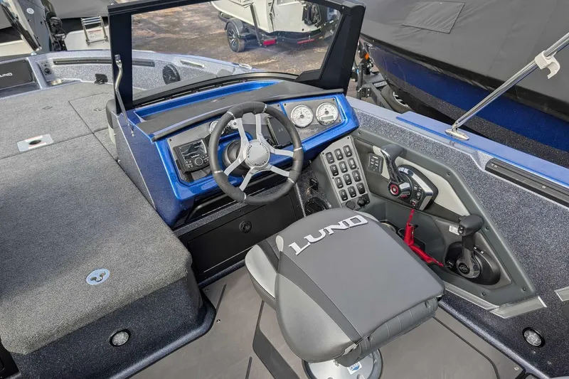 Slide: The Image of 2026 Lund 202 Pro V GL Fiberglass Series Lund Located at Waconda Boats - 11