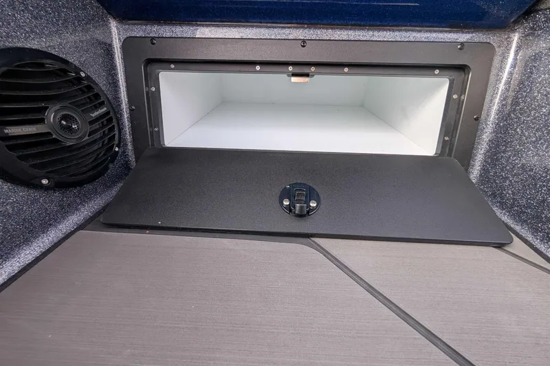 Slide: The Image of 2026 Lund 202 Pro V GL Fiberglass Series Lund Located at Waconda Boats - 13