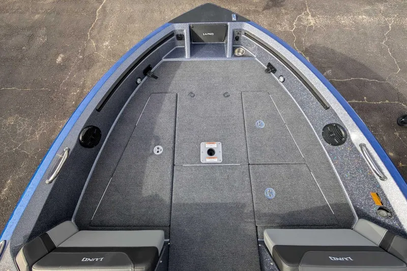 Slide: The Image of 2026 Lund 202 Pro V GL Fiberglass Series Lund Located at Waconda Boats - 8