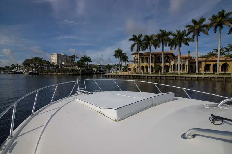 Slide: The Image of Cabo 41 Justice - Exterior Bow - 30
