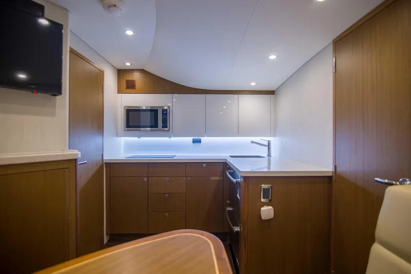 Slide: The Image of Cabo 41 Justice - Interior Cabin - 51