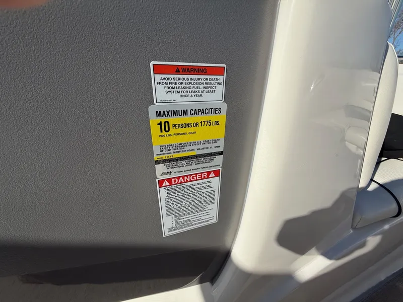 Slide: The Image of Monterey 214FS 2009 - 15