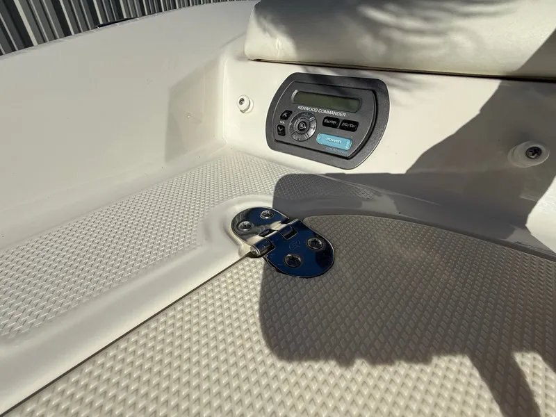 Slide: The Image of Monterey 214FS 2009 - 25