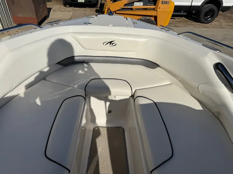 Slide: The Image of Monterey 214FS 2009 - 6