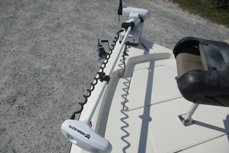 Slide: The Image of 2014 Skeeter SX240 boat deck with Minn Kota trolling motor. - 11
