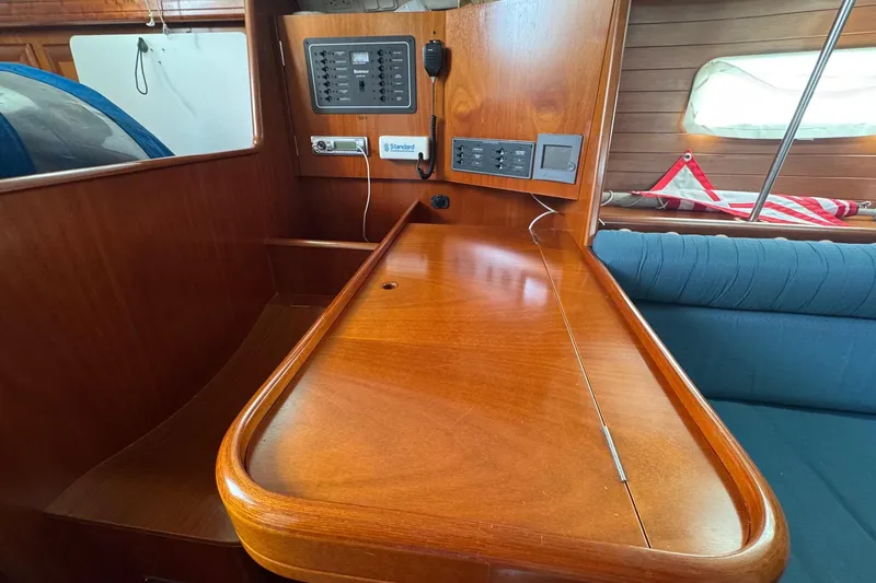 Slide: The Image of Stainless steel double sink in 2001 Beneteau Oceanis Clipper 361 yacht kitchen. - 25