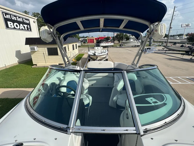 Slide: The Image of Crownline Boats Eclipse E4 2014 - 20
