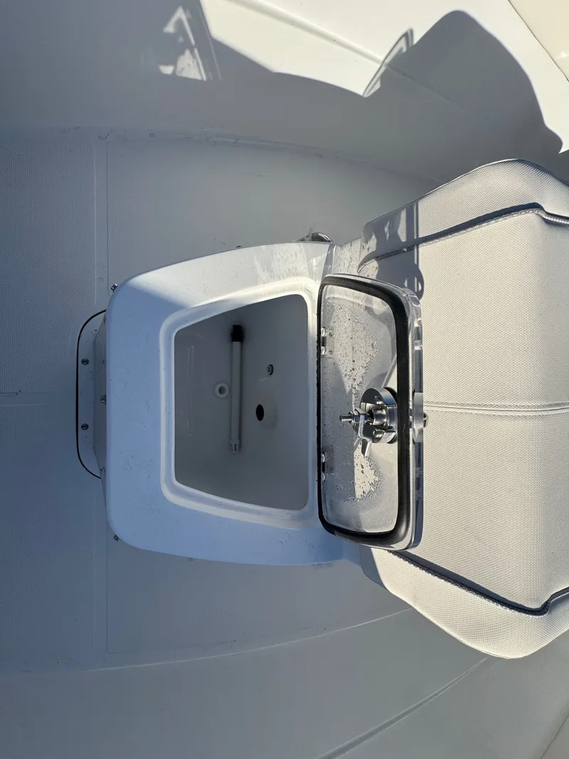 Slide: The Image of Sea Hunt Gamefish 27 Coffin Box 2026 - 15