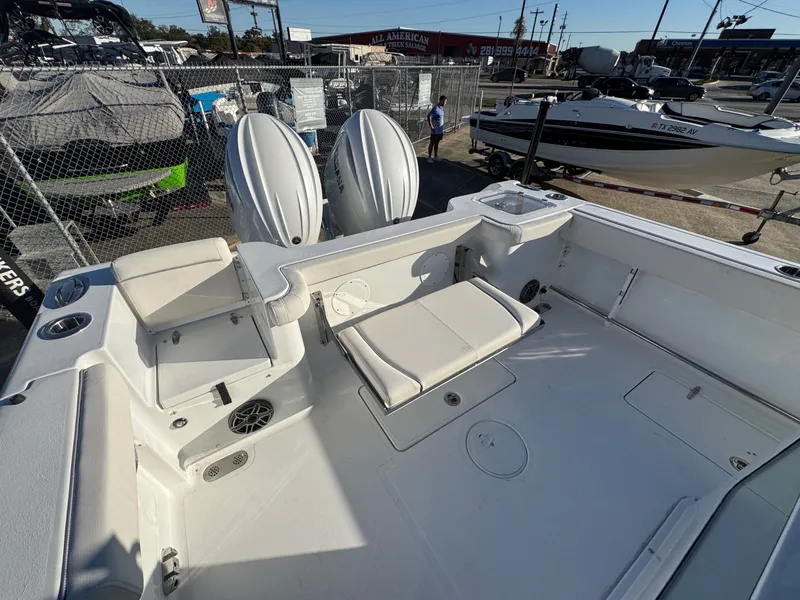 Slide: The Image of Sea Hunt Gamefish 27 Coffin Box 2026 - 17